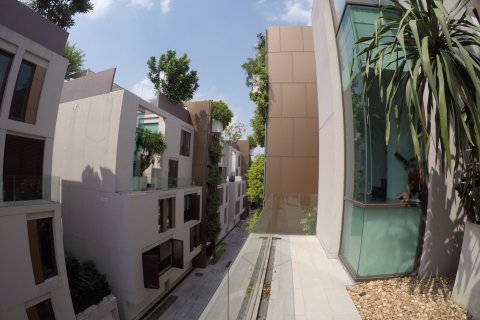 Кондоминиум с 3 спальнями в Бангкоке, Таиланд № 143845 - фото 11