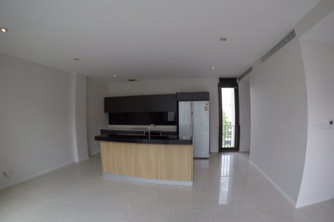 Кондоминиум с 3 спальнями в Бангкоке, Таиланд № 143845 - фото 14