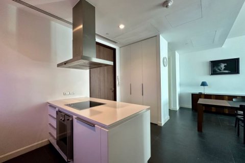 Кондоминиум с 2 спальнями в Патхум Ване, Бангкок, Таиланд № 123866 - фото 4