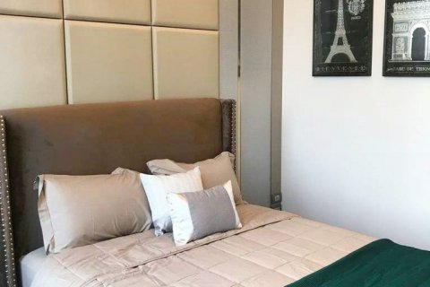 Condo in Watthana, Bangkok, Thailand, 3 bedrooms  № 123861 - photo 17