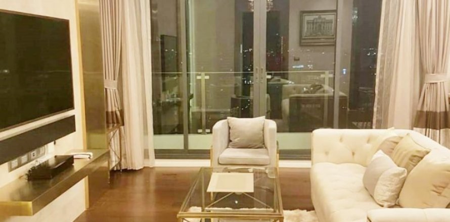 Condo in Watthana, Bangkok, Thailand, 3 bedrooms  № 123861