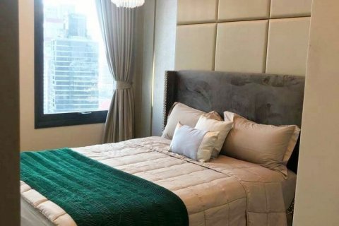 Condo in Watthana, Bangkok, Thailand, 3 bedrooms  № 123861 - photo 16