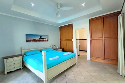 House in Pattaya, Thailand 5 bedrooms № 130358 - photo 17