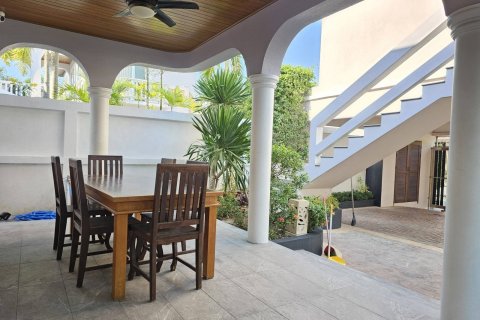 Дом в Паттайе, Таиланд с 5 спальнями  № 130358 - фото 6