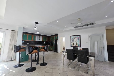 Дом в Паттайе, Таиланд с 5 спальнями  № 130358 - фото 12