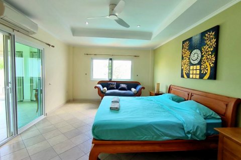House in Pattaya, Thailand 5 bedrooms № 130358 - photo 26