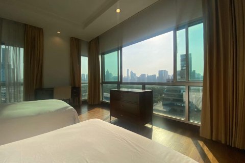 Кондоминиум с 4 спальнями в Патхум Ване, Бангкок, Таиланд № 123878 - фото 29