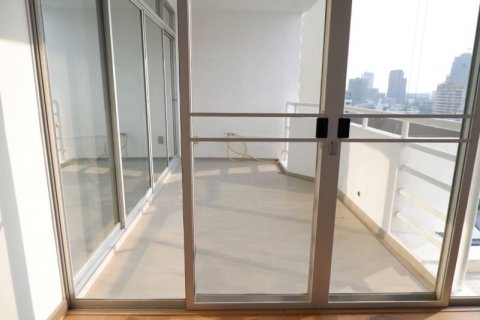 Кондоминиум с 3 спальнями в Ваттхане, Бангкок, Таиланд № 123879 - фото 5