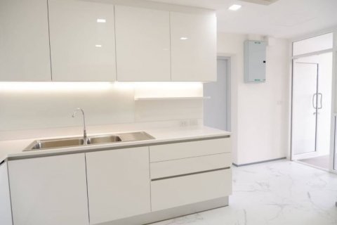 Кондоминиум с 3 спальнями в Ваттхане, Бангкок, Таиланд № 123879 - фото 11