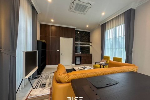House in Bang Kapi, Bangkok, Thailand 4 bedrooms № 123874 - photo 6