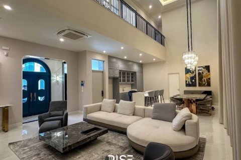 House in Bang Kapi, Bangkok, Thailand 4 bedrooms № 123874 - photo 1