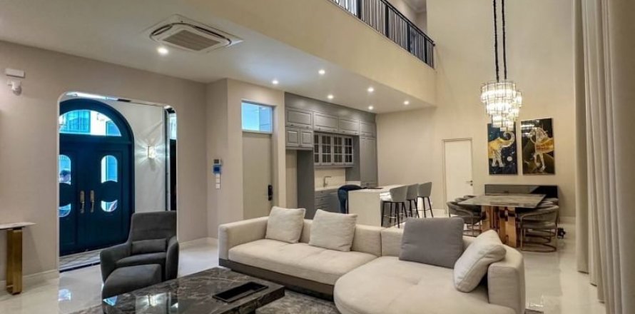 House in Bang Kapi, Bangkok, Thailand 4 bedrooms № 123874
