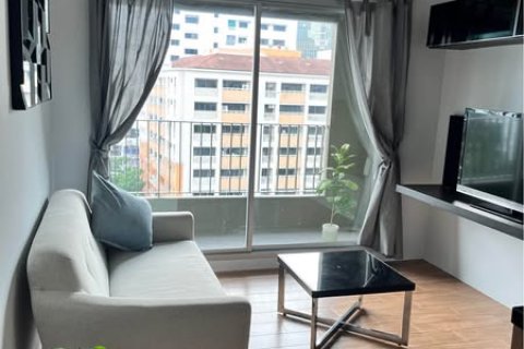 Condo in Khlong Toei, Bangkok, Thailand, 1 bedroom  № 123876 - photo 5