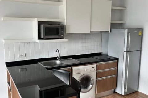 Condo in Khlong Toei, Bangkok, Thailand, 1 bedroom  № 123876 - photo 8