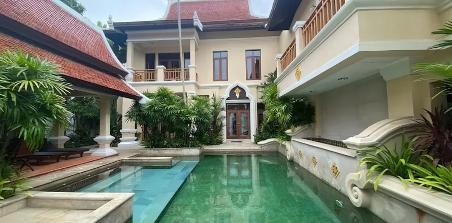 Дом в Паттайе, Таиланд с 4 комнатами  № 80511