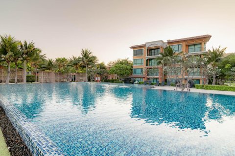 Condo in Hua Hin, Thailand, 4 bedrooms  № 125243 - photo 2