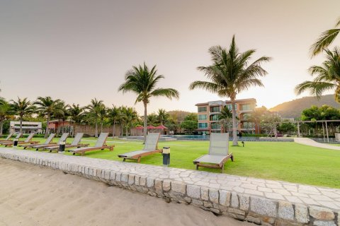 Condo in Hua Hin, Thailand, 4 bedrooms  № 125243 - photo 7