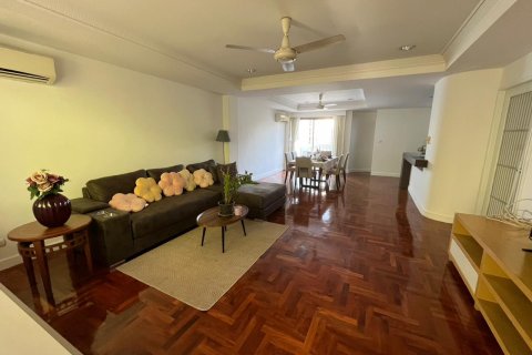 Кондоминиум с 5 спальнями в Сатхоне, Бангкок, Таиланд № 123629 - фото 1