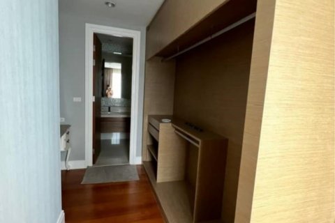 Кондоминиум с 3 спальнями в Клонг Тоэй, Бангкок, Таиланд № 123633 - фото 8