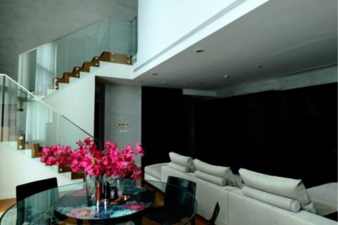 Кондоминиум с 3 спальнями в Клонг Тоэй, Бангкок, Таиланд № 123631 - фото 2