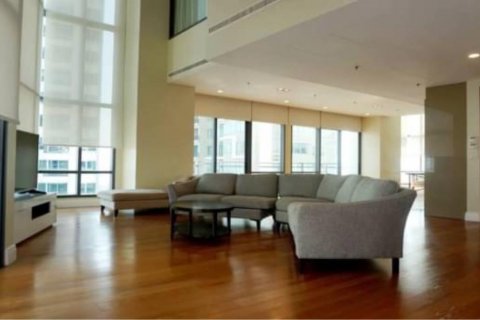 Condo in Khlong Toei, Bangkok, Thailand, 6 bedrooms  № 123632 - photo 4