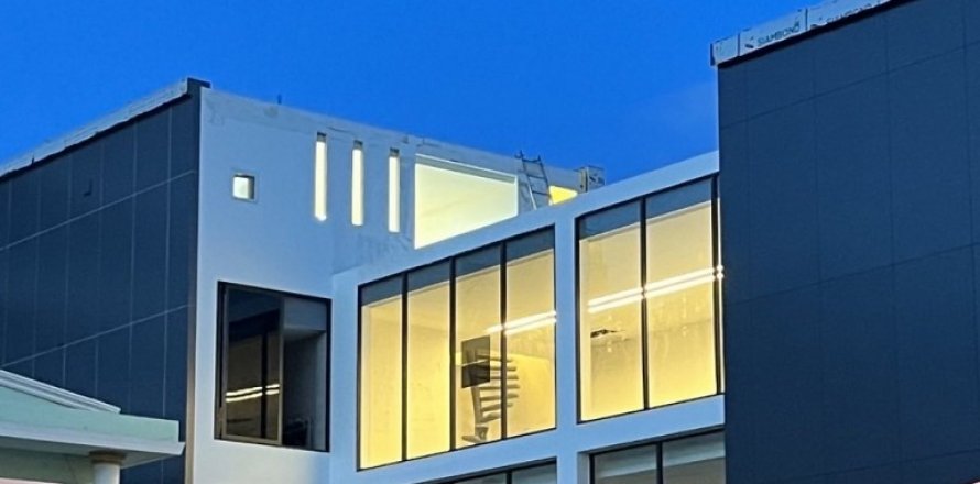 House in Pattaya, Thailand 7 bedrooms № 132287