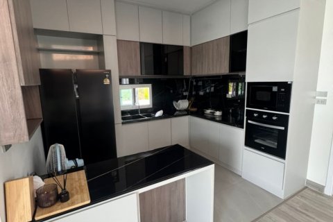 House in Pattaya, Thailand 5 bedrooms № 132290 - photo 4