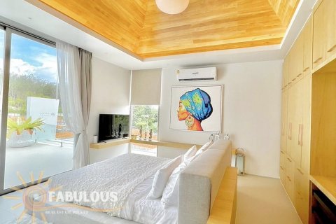 Villa in Phuket, Thailand 3 bedrooms № 124300 - photo 5