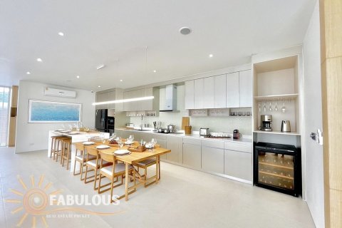 Villa in Phuket, Thailand 3 bedrooms № 124300 - photo 9