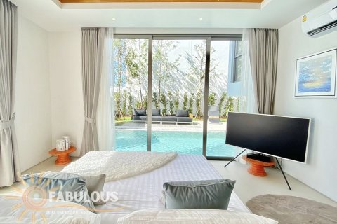 Villa in Phuket, Thailand 3 bedrooms № 124300 - photo 18