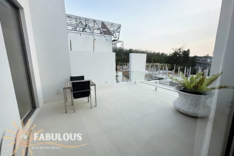 Villa in Phuket, Thailand 3 bedrooms № 124300 - photo 14