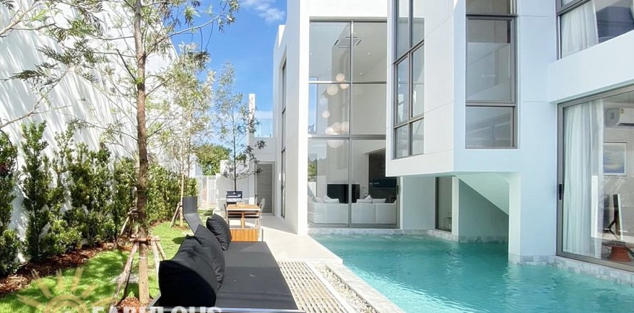 Villa in Phuket, Thailand 3 bedrooms № 124300