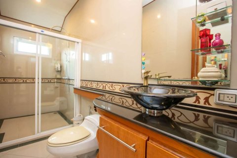 Villa in Chiang Mai, Thailand 4 bedrooms № 121477 - photo 29