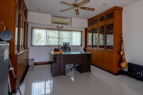 Villa in Chiang Mai, Thailand 4 bedrooms № 121477 - photo 9