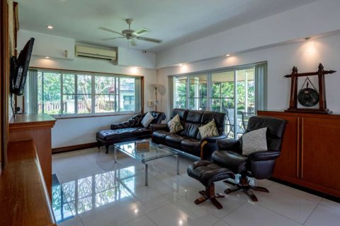Villa in Chiang Mai, Thailand 4 bedrooms № 121477 - photo 21