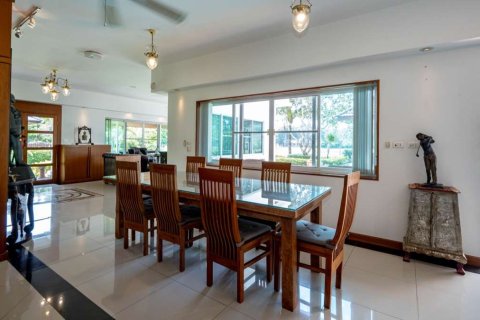 Villa in Chiang Mai, Thailand 4 bedrooms № 121477 - photo 6