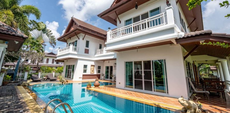 Villa à Chiang Mai, Thaïlande 4 chambres № 121477