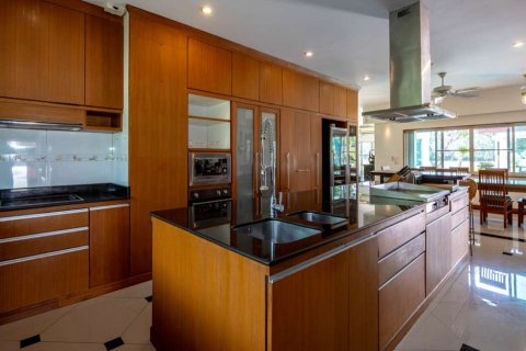 Villa in Chiang Mai, Thailand 4 bedrooms № 121477 - photo 3