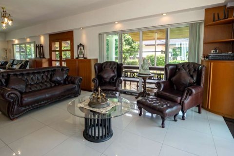 Villa in Chiang Mai, Thailand 4 bedrooms № 121477 - photo 22