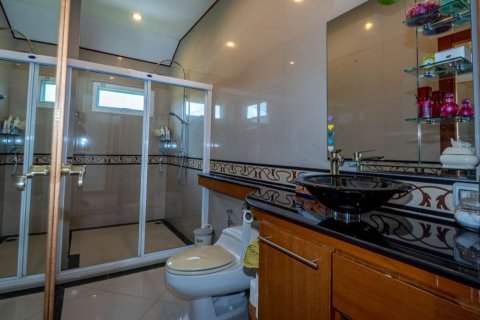 Villa in Chiang Mai, Thailand 4 bedrooms № 121477 - photo 24