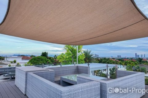 Дом в Паттайе, Таиланд с 4 спальнями  № 144490 - фото 2