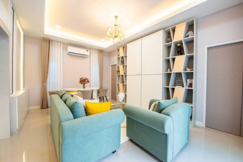 Villa in Pattaya, Thailand 3 bedrooms № 144492 - photo 8