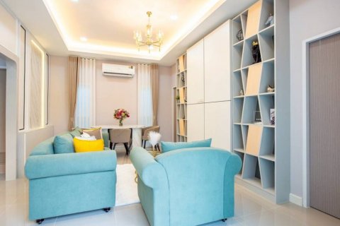 Villa in Pattaya, Thailand 3 bedrooms № 144492 - photo 9