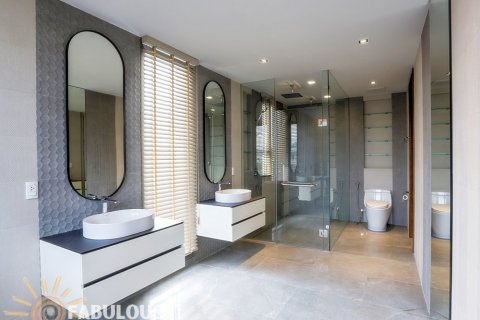 Villa in Phuket, Thailand 4 bedrooms № 124375 - photo 8