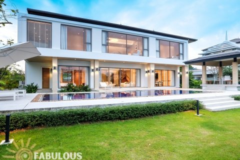 Villa in Phuket, Thailand 4 bedrooms № 124375 - photo 21