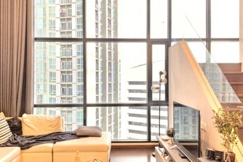 Duplex in Din Daeng, Bangkok, Thailand 3 bedrooms № 120504 - photo 1