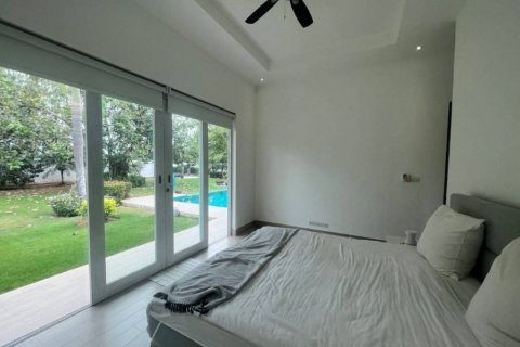 Villa in Sam Roi Yot, Thailand 3 bedrooms № 120505 - photo 8