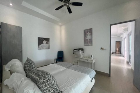 Villa in Sam Roi Yot, Thailand 3 bedrooms № 120505 - photo 9