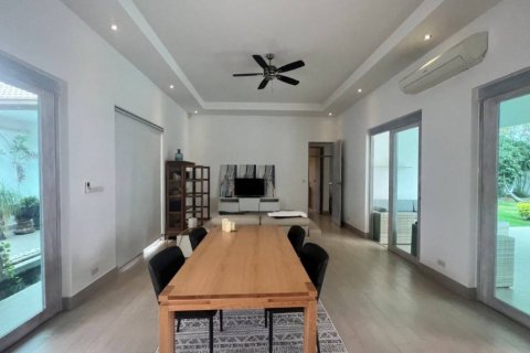 Villa in Sam Roi Yot, Thailand 3 bedrooms № 120505 - photo 3