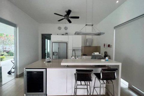 Villa in Sam Roi Yot, Thailand 3 bedrooms № 120505 - photo 5